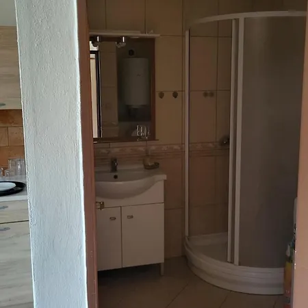 U Hladneho Byka Apartment Sahy